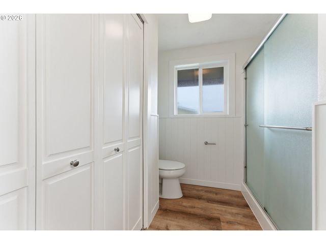 335 N 17TH St, St Helens, OR 97051