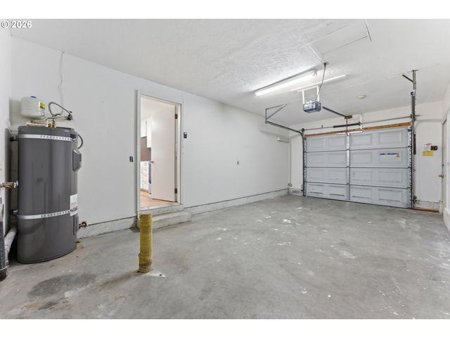 335 N 17TH St, St Helens, OR 97051