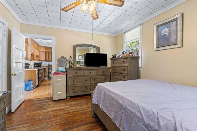 82 Sunset Dr, Taunton, MA 02780