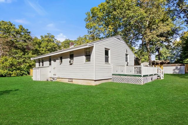 82 Sunset Dr, Taunton, MA 02780