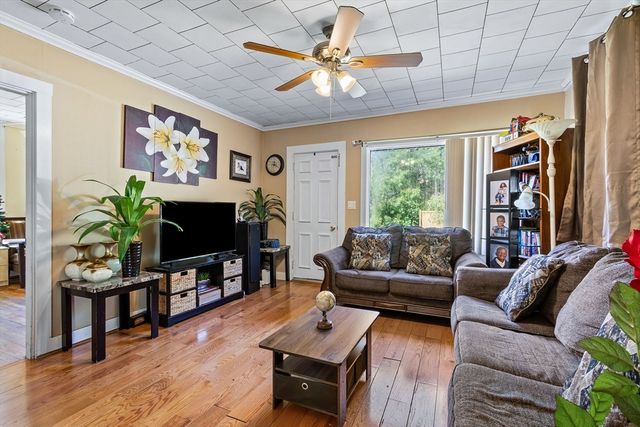 82 Sunset Dr, Taunton, MA 02780
