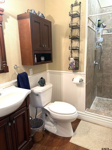 1114 CR 3112, Jacksonville, TX 75766