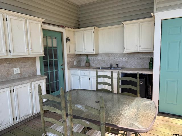 1114 CR 3112, Jacksonville, TX 75766