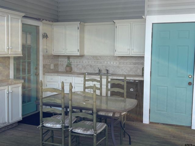 1114 CR 3112, Jacksonville, TX 75766