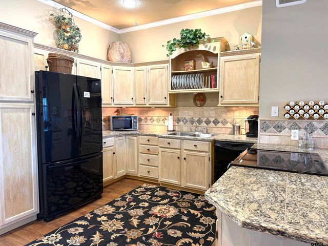 1114 CR 3112, Jacksonville, TX 75766