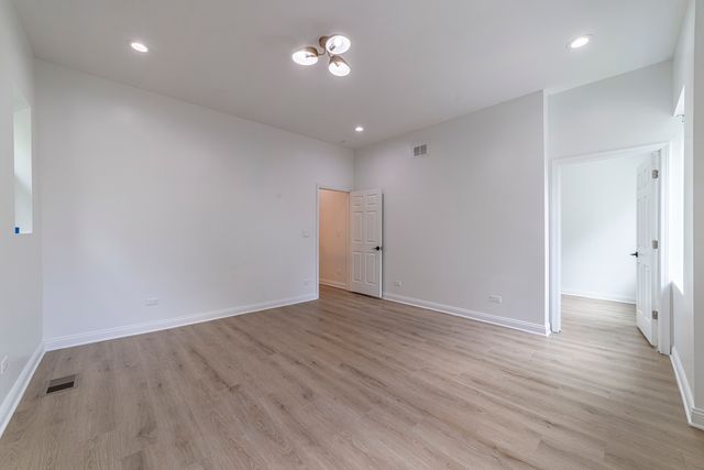 6911 S Kimbark Avenue 1, Chicago, IL 60637