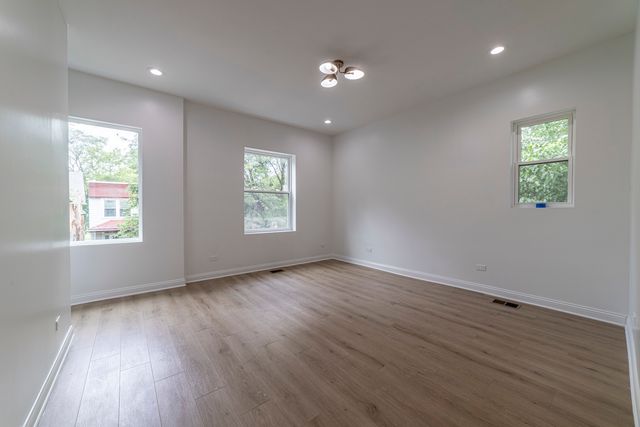 6911 S Kimbark Avenue 1, Chicago, IL 60637