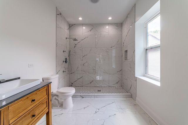 6911 S Kimbark Avenue 1, Chicago, IL 60637