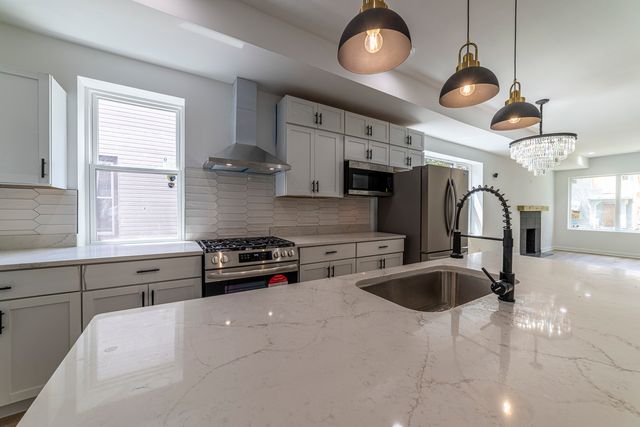 6911 S Kimbark Avenue 1, Chicago, IL 60637