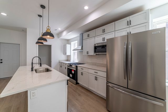 6911 S Kimbark Avenue 1, Chicago, IL 60637