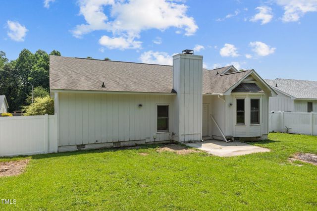 1324 Oak Knolls Drive, Fayetteville, NC 28314