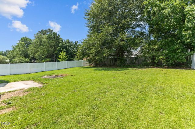 1324 Oak Knolls Drive, Fayetteville, NC 28314