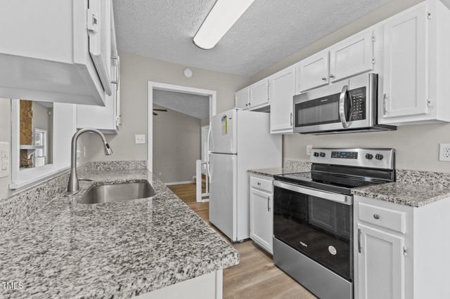 1324 Oak Knolls Drive, Fayetteville, NC 28314