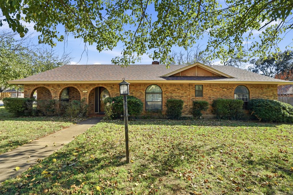 1801 Danny Ray Drive, Cleburne, TX 76033