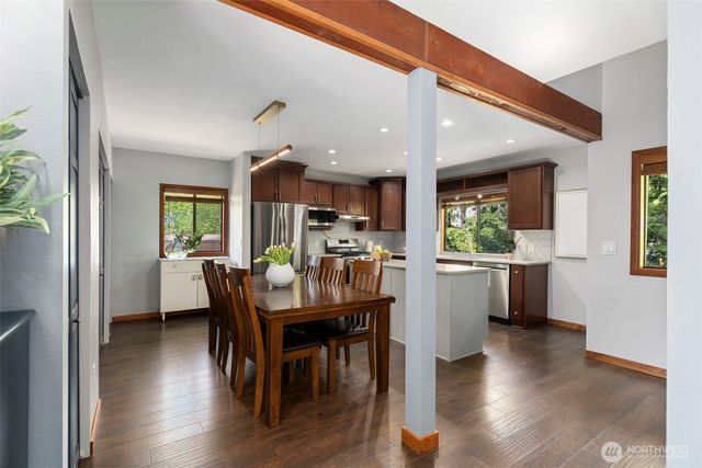 26120 220th Avenue SE, Maple Valley, WA 98038