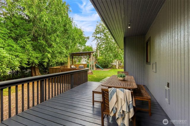 26120 220th Avenue SE, Maple Valley, WA 98038