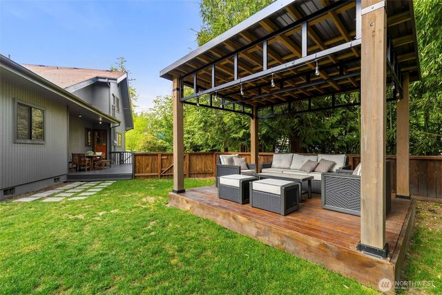 26120 220th Avenue SE, Maple Valley, WA 98038