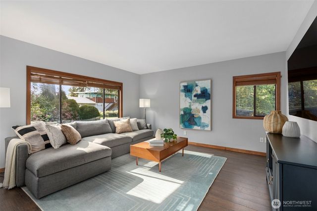 26120 220th Avenue SE, Maple Valley, WA 98038