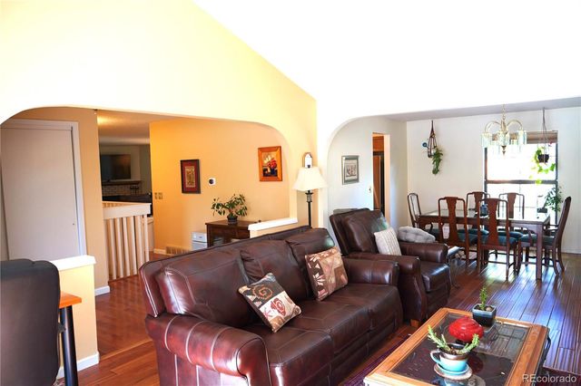 3040 S Roslyn Street, Denver, CO 80231