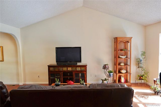 3040 S Roslyn Street, Denver, CO 80231