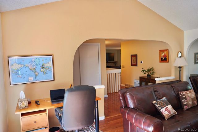 3040 S Roslyn Street, Denver, CO 80231