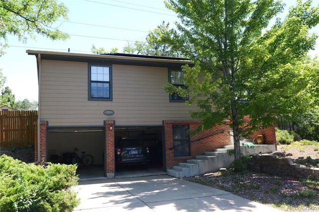 3040 S Roslyn Street, Denver, CO 80231
