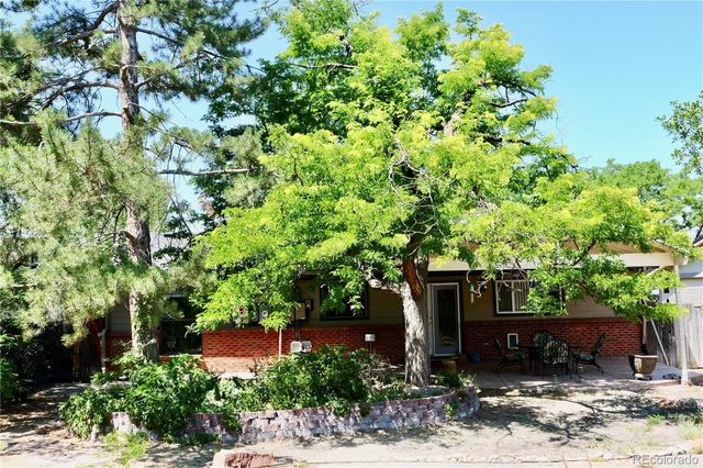 3040 S Roslyn Street, Denver, CO 80231