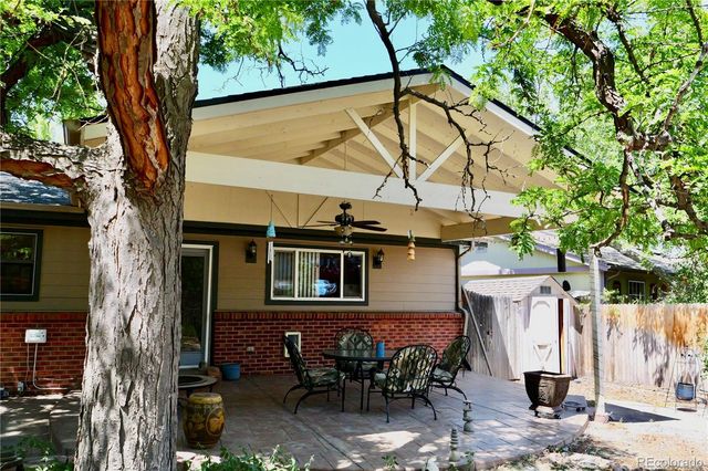 3040 S Roslyn Street, Denver, CO 80231