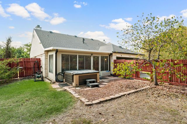 866 Sonora Lane, Grand Prairie, TX 75052