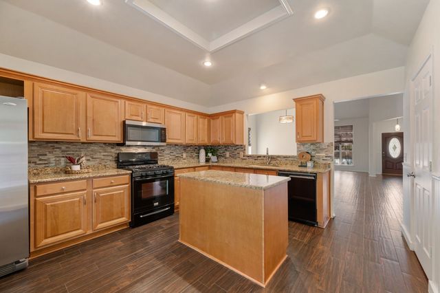 866 Sonora Lane, Grand Prairie, TX 75052