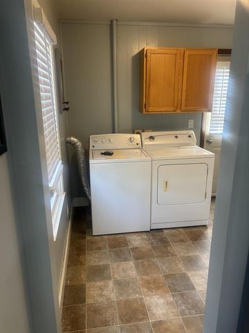 915 West Street, Baraboo, WI 53913
