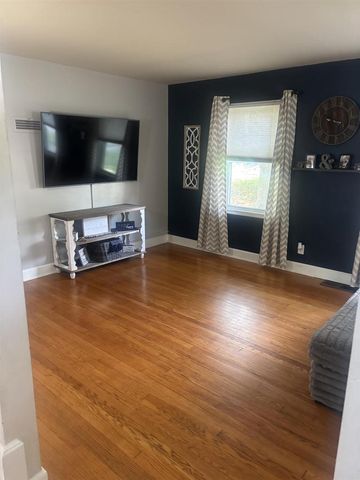 915 West Street, Baraboo, WI 53913