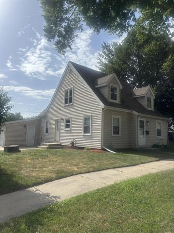 915 West Street, Baraboo, WI 53913