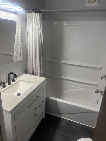 915 West Street, Baraboo, WI 53913