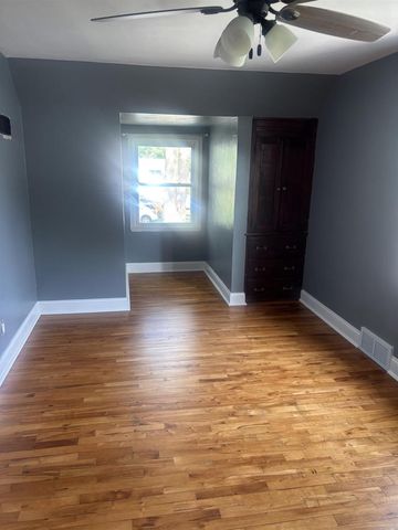915 West Street, Baraboo, WI 53913