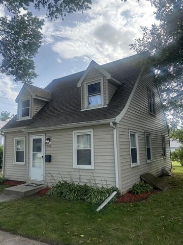 915 West Street, Baraboo, WI 53913