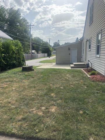 915 West Street, Baraboo, WI 53913