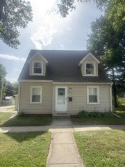915 West Street, Baraboo, WI 53913