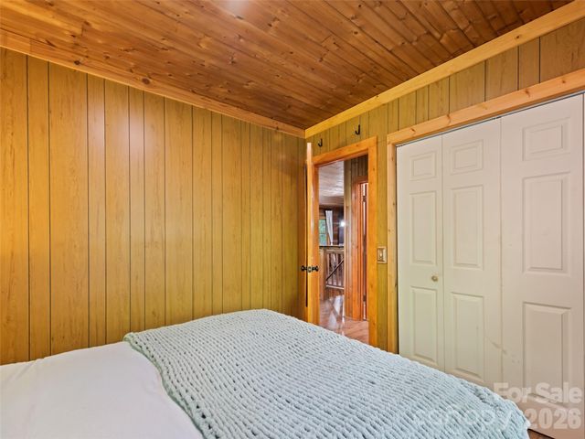 1073 Lentini Drive, Waynesville, NC 28785
