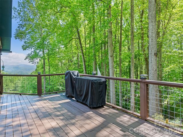 1073 Lentini Drive, Waynesville, NC 28785