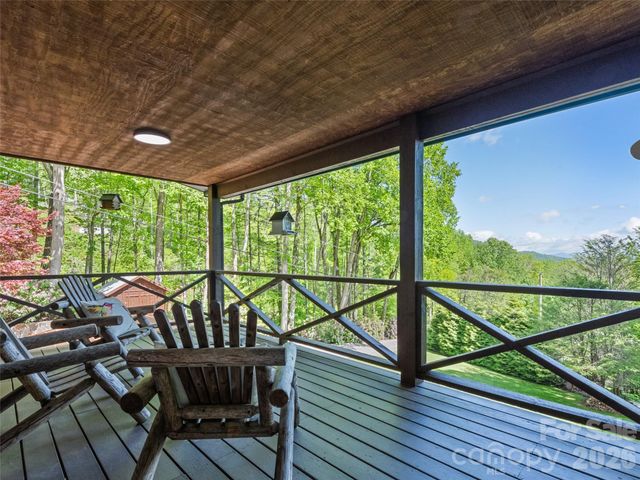 1073 Lentini Drive, Waynesville, NC 28785