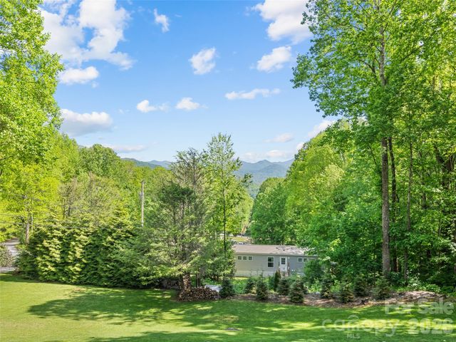 1073 Lentini Drive, Waynesville, NC 28785