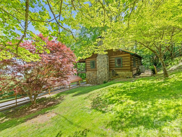 1073 Lentini Drive, Waynesville, NC 28785