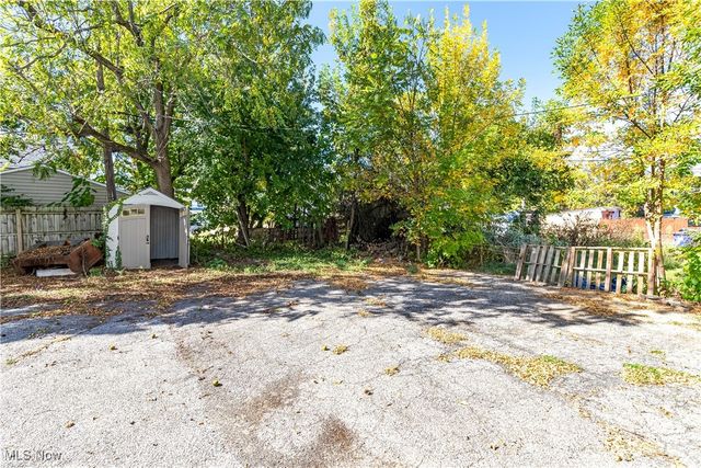 2084 W 104th Street, Cleveland, OH 44102