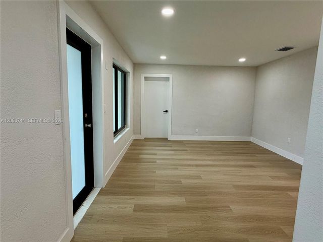 2310 NW 208th St, Miami Gardens, FL 33056
