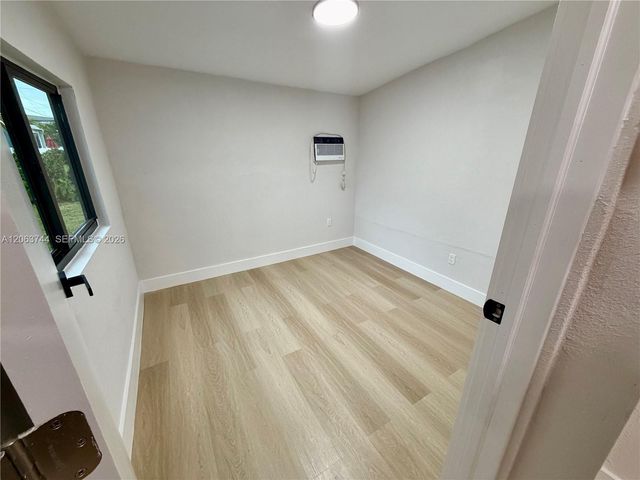 2310 NW 208th St, Miami Gardens, FL 33056
