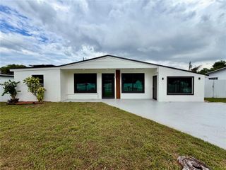 2310 NW 208th St, Miami Gardens, FL 33056