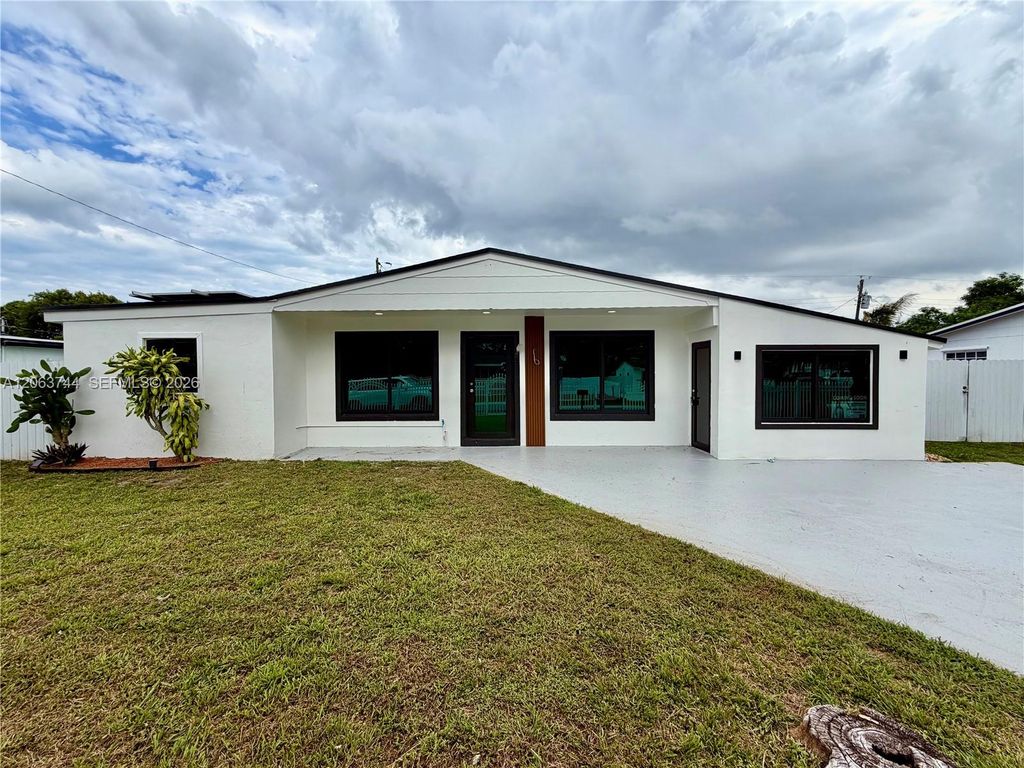 2310 NW 208th St, Miami Gardens, FL 33056