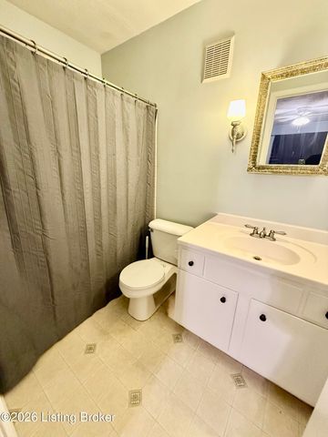 7074 Wildwood Cir 164, Louisville, KY 40291
