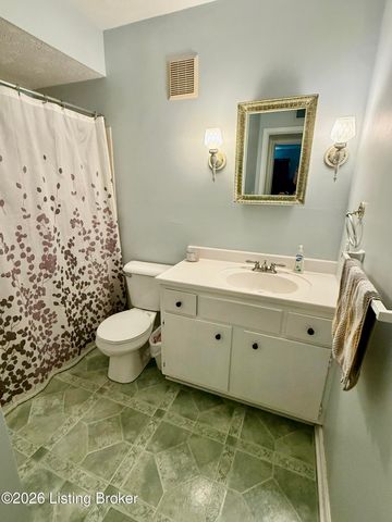 7074 Wildwood Cir 164, Louisville, KY 40291